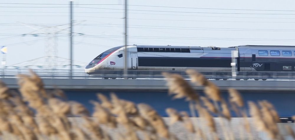 La SNCF commande 12 TGV à Alstom pour 335 millions d'euros